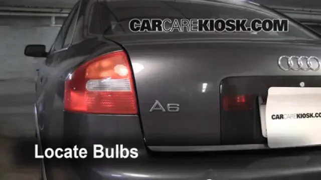 2004 Audi A6 3.0L V6 Éclairage Feu stop (remplacer ampoule)